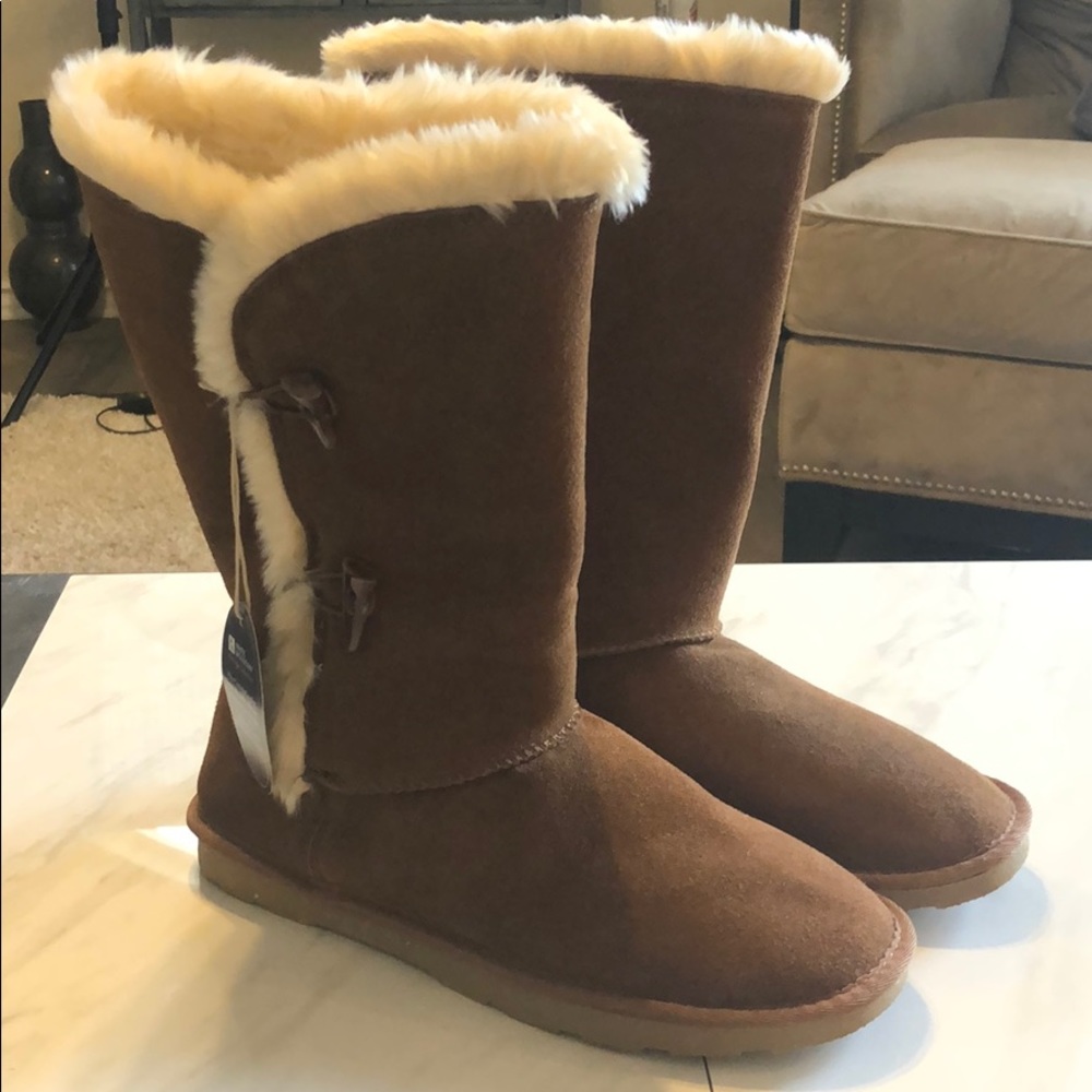 BRAND NEW WHITE MOUNTAIN CHESTNUT SUEDE BOOTS